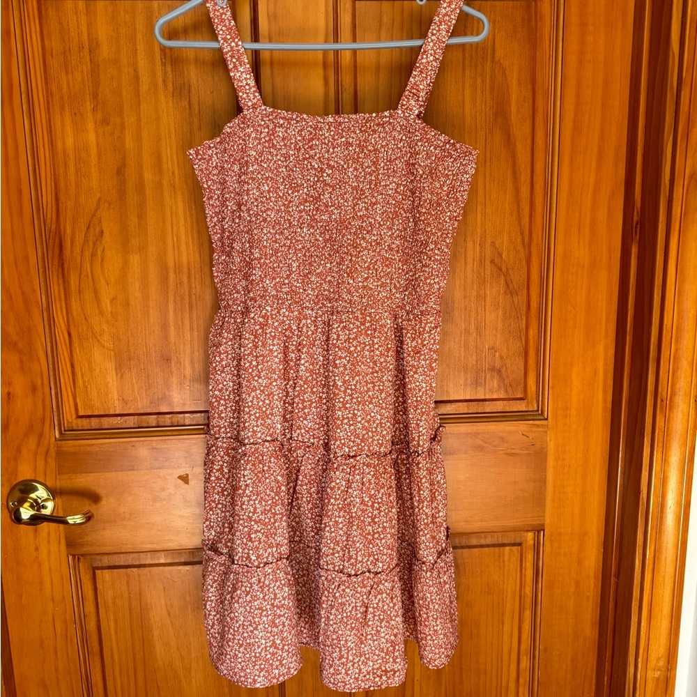 New In, Size Large, Rust & White